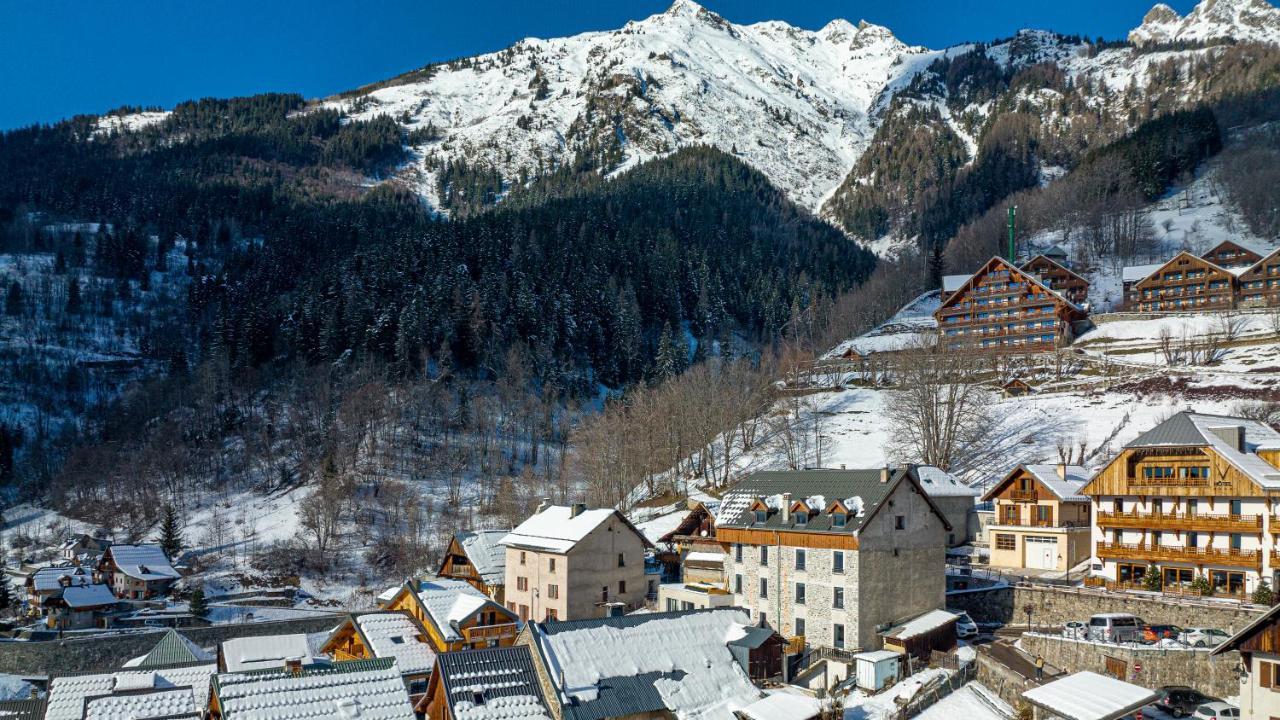Madame Vacances Hotel Les Cimes Vaujany Exterior foto